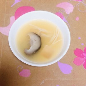 簡単☘️麩&椎茸の味噌汁☘️